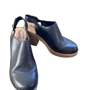 Born Women's Black Leather Clog